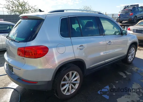 2017 Volkswagen Tiguan 2.0T Wolfsburg Edition z USA, uszkodzony, nr VIN WVGRV7AX7HK005415